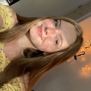 Meet your Posher, Alexis